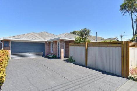 Photo of property in 125 Sawyers Arms Road, Northcote, Christchurch, 8052