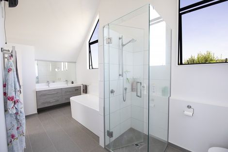 Photo of property in 9 Ridgeway Terrace, Taradale, Napier, 4112