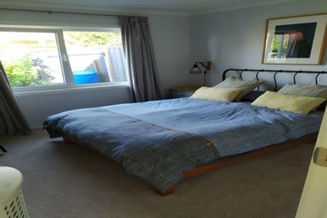 Photo of property in 2/1 Pemberton Avenue, Bayview, Auckland, 0629