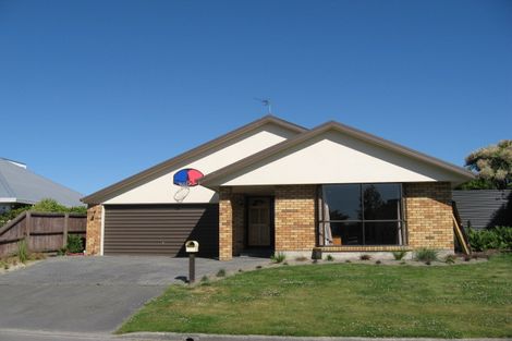 Photo of property in 8 Inglewood Place Avonhead Christchurch City