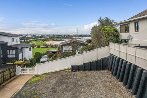 Photo of property in 2/32 Seacliffe Road, Hillsborough, Auckland, 1042