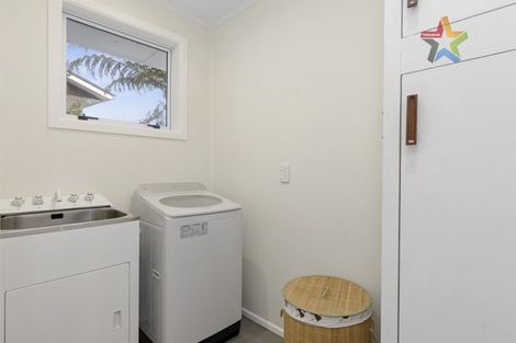 Photo of property in 6 Peach Tree Grove, Maungaraki, Lower Hutt, 5010