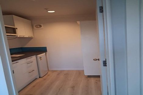 Photo of property in 71 William Bayes Place, Red Beach, 0932