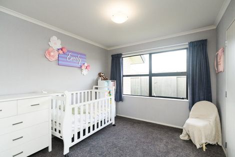 Photo of property in 6 Nevada Way, Kelvin Grove, Palmerston North, 4414