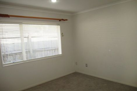 Photo of property in 12 Ballydonegan Rise, East Tamaki, Auckland, 2013