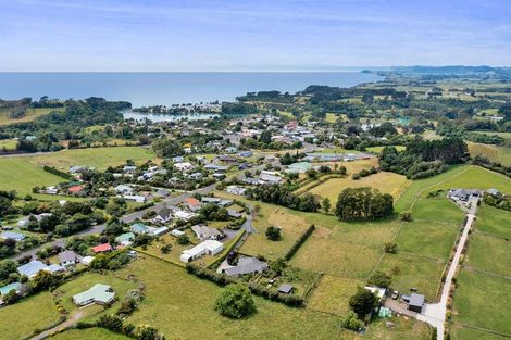 Photo of property in 25 Takiroa Street, Urenui, 4375
