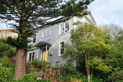 Photo of property in 8 Liffey Crescent, Island Bay, Wellington, 6023
