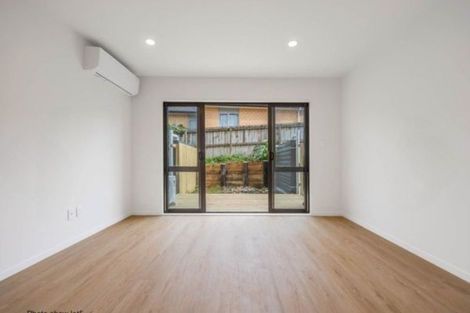 Photo of property in 6/9 Donovan Avenue, Massey, Auckland, 0614