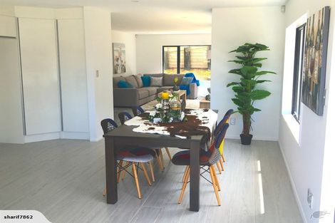 Photo of property in 14 San Casello Rise, Henderson, Auckland, 0612