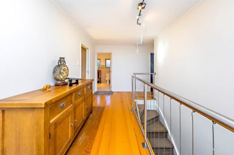 Photo of property in 25 Orinda Close, Botany Downs, Auckland, 2010