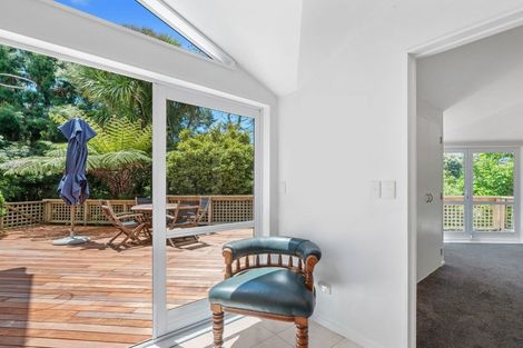 Photo of property in 6 Mollyhawk Place, Birkenhead, Auckland, 0626