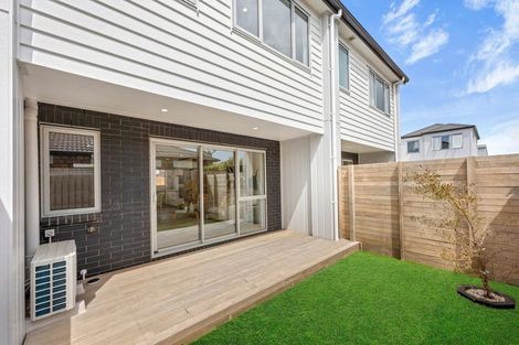 Photo of property in 4/5 Grange Road, Papatoetoe, Auckland, 2025