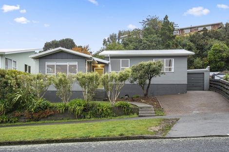 Photo of property in 227 Dowse Drive, Maungaraki, Lower Hutt, 5010