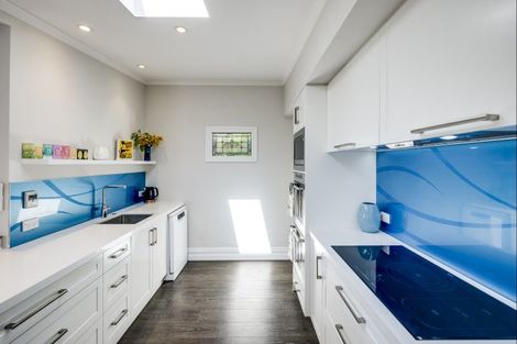 Photo of property in 11 Nelson Crescent, Napier South, Napier, 4110