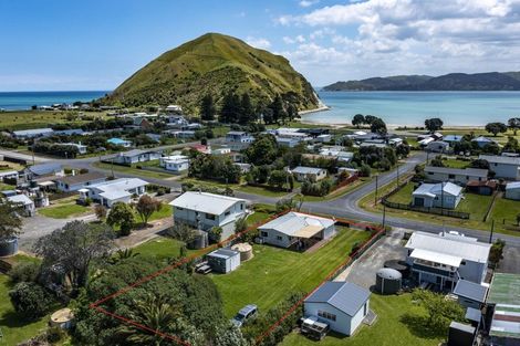 Photo of property in 75 Fortescue Street, Mahia, 4198