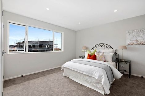 Photo of property in 28 Cassidy Drive, Orewa, 0931