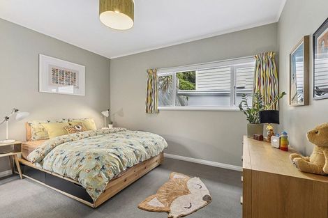 Photo of property in 22 Imperial Terrace, Melrose, Wellington, 6022