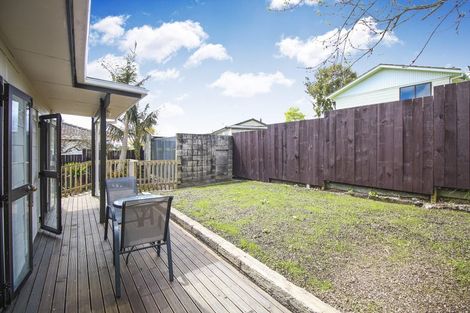 Photo of property in 5a Sabot Place, Massey, Auckland, 0614