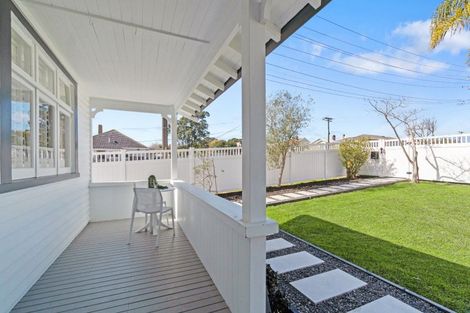 Photo of property in 38 Aramoana Avenue, Devonport, Auckland, 0624