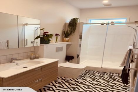 Photo of property in 40 Rua Street, Lyall Bay, Wellington, 6022