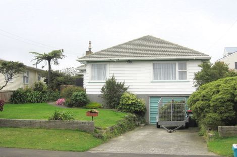 Photo of property in 28 Oswald Crescent, Paparangi, Wellington, 6037