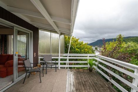 Photo of property in 50b Milton Terrace, Picton, 7220