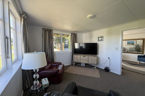 Photo of property in 15 Karoro Road, One Tree Point, 0118