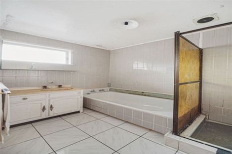 Photo of property in 21 Convair Crescent, Mangere, Auckland, 2022