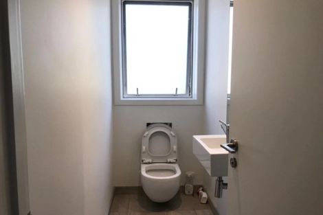 Photo of property in 1/14 Rothesay Bay Road, Rothesay Bay, Auckland, 0630