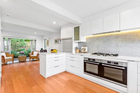 Photo of property in 18a Sylvan Park Avenue, Milford, Auckland, 0620