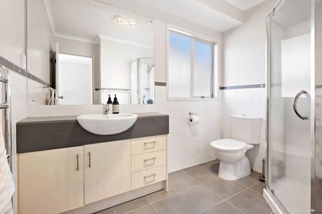 Photo of property in 9 Bronwylian Drive, Flat Bush, Auckland, 2016