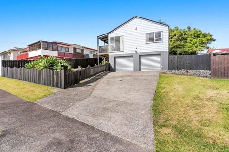 Photo of property in 152 Everglade Drive, Totara Heights, Auckland, 2105