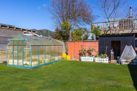 Photo of property in 48 Beach Road, Waikawa, Picton, 7220