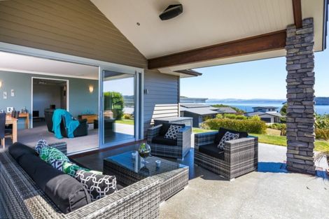 Photo of property in 13 Peregrine Place, Kinloch, Taupo, 3377