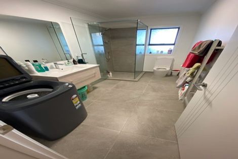 Photo of property in 927 East Coast Road, Northcross, Auckland, 0632