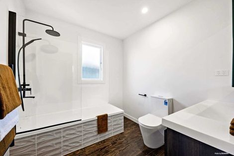 Photo of property in 56 Dale Crescent, Pakuranga, Auckland, 2010