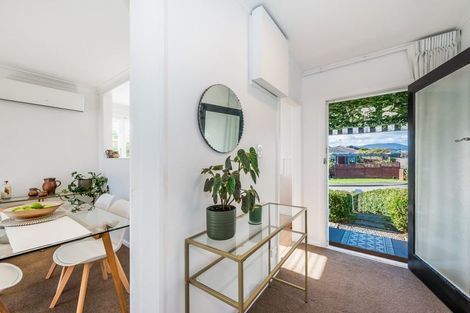 Photo of property in 118 Seaview Road, Paraparaumu Beach, Paraparaumu, 5032