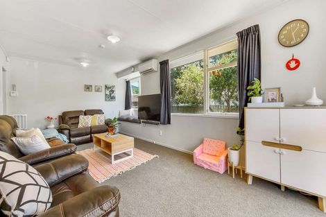 Photo of property in 91 Aquarius Drive, Kawaha Point, Rotorua, 3010
