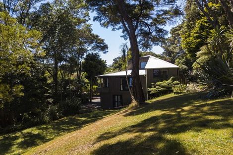 Photo of property in 5 Takapu Street, Henderson, Auckland, 0612