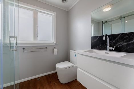 Photo of property in 1/74 Forest Hill Road, Henderson, Auckland, 0612