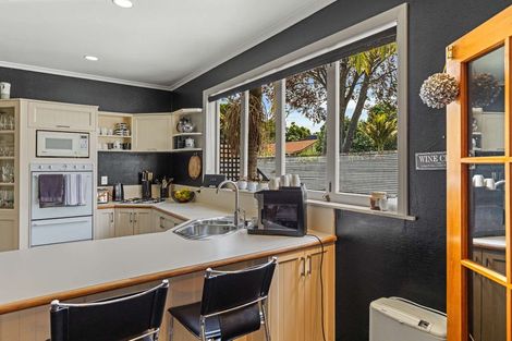 Photo of property in 8 Saint Leonard Street, Saint Johns Hill, Whanganui, 4501