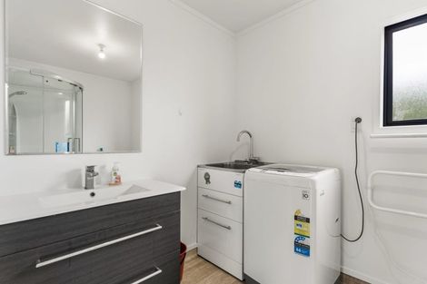 Photo of property in 12 Gloria Avenue, Te Atatu Peninsula, Auckland, 0610