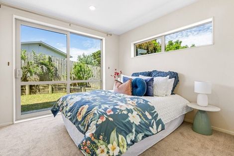 Photo of property in 17 Limmer Place, Browns Bay, Auckland, 0632