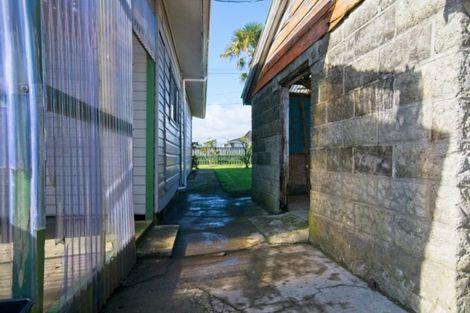 Photo of property in 20 Romilly Street, Westport, 7825