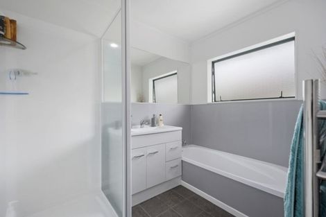 Photo of property in 9a Evans Road, Papamoa Beach, Papamoa, 3118