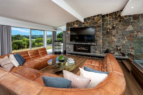 Photo of property in 62 Sharon Road, Waiake, Auckland, 0630