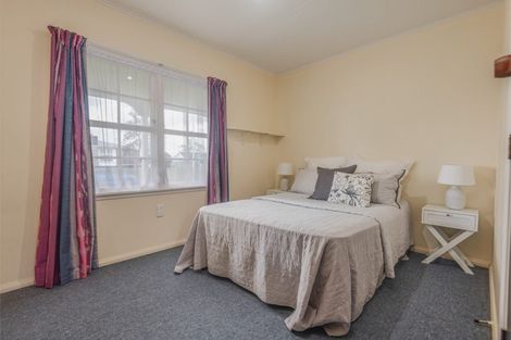 Photo of property in 1 Wairau Place, Kelvin Grove, Palmerston North, 4414