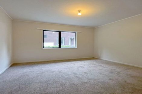 Photo of property in 1/41 Howard Road, Northcote, Auckland, 0627