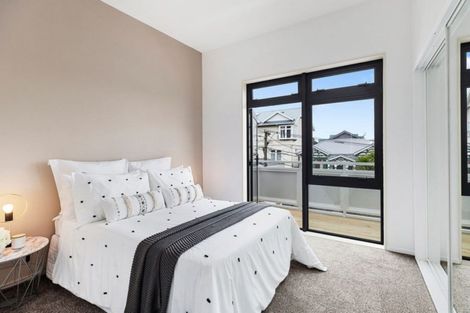 Photo of property in Pirie Street Townhouses, 12/35 Pirie Street, Mount Victoria, Wellington, 6011