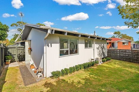 Photo of property in 3 Thomas Avenue, Te Atatu Peninsula, Auckland, 0610